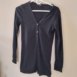 Gamiss black long sleeve button romper small